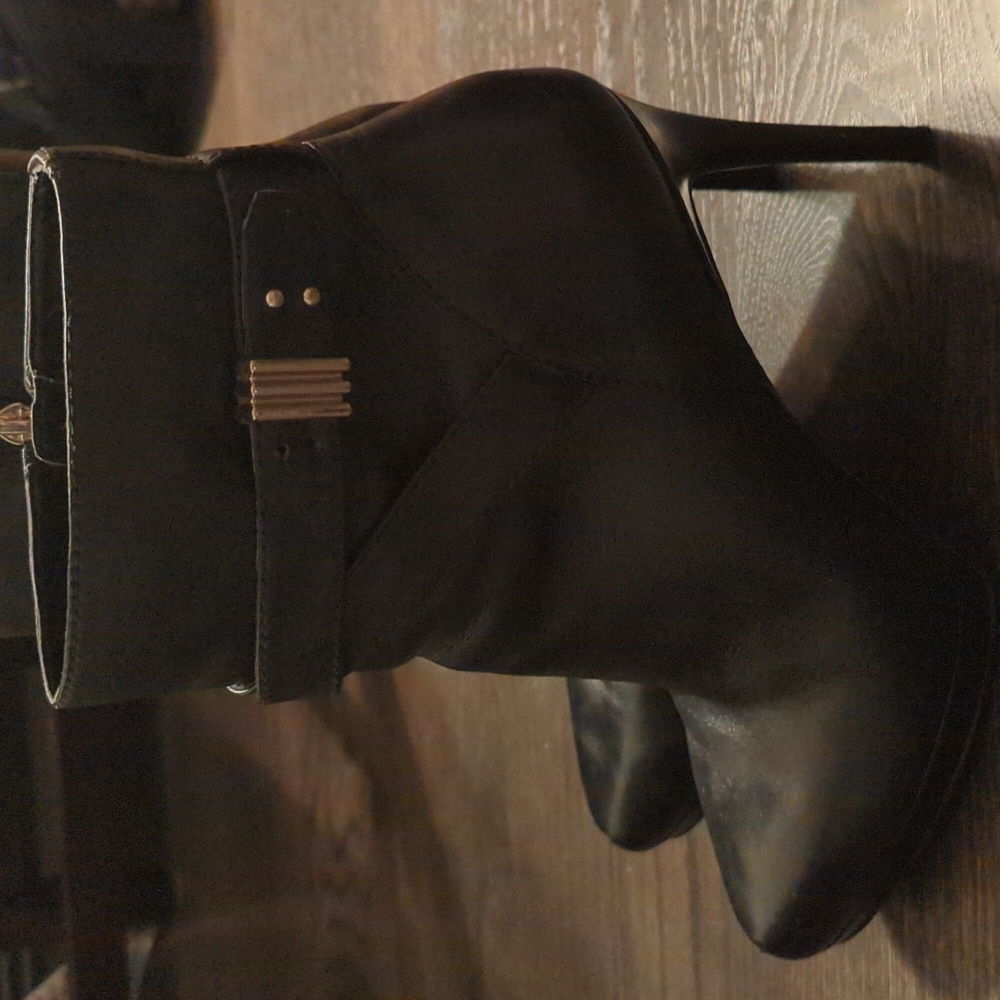 Enzo Angiolini heel boots